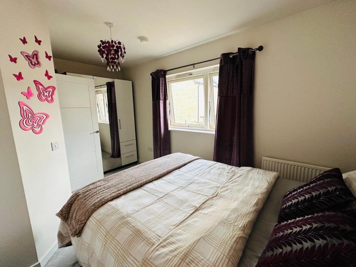Modern 3 Bed Villa With Free Parking And Garden Close To City Center And Edinburgh Airport Екстериор снимка