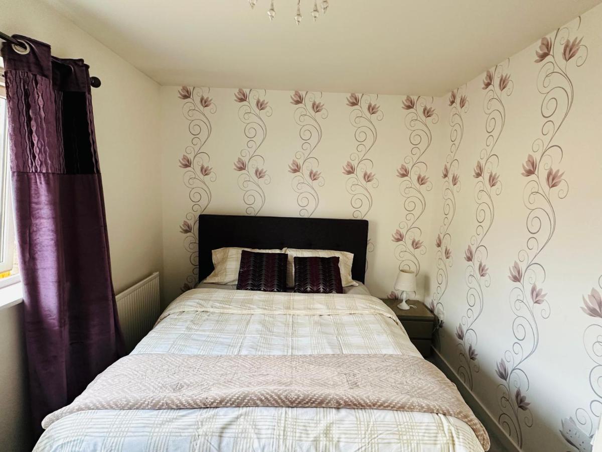 Modern 3 Bed Villa With Free Parking And Garden Close To City Center And Edinburgh Airport Екстериор снимка