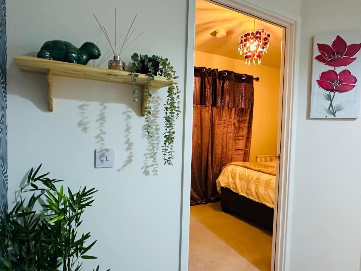 Modern 3 Bed Villa With Free Parking And Garden Close To City Center And Edinburgh Airport Екстериор снимка
