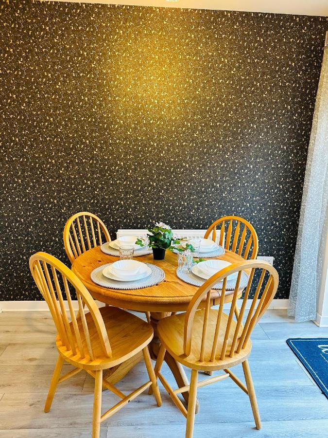 Modern 3 Bed Villa With Free Parking And Garden Close To City Center And Edinburgh Airport Екстериор снимка